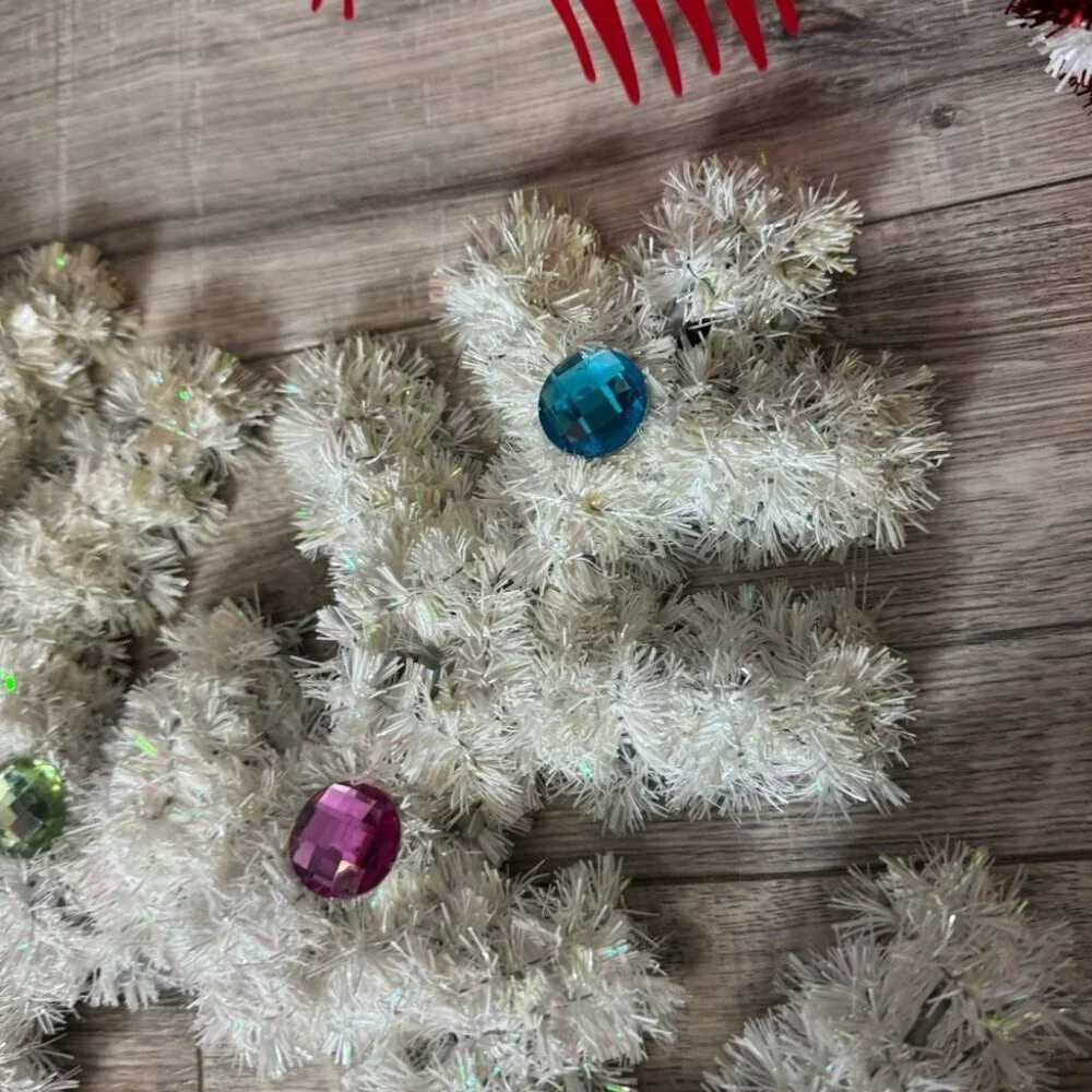5 Christmas decor bundle present snowman snowflake tinsel sleigh Santa cute 🥰